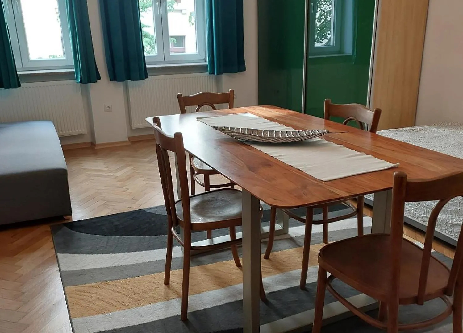 Apartment Mariacki Tower Kraków 0*,  Polen